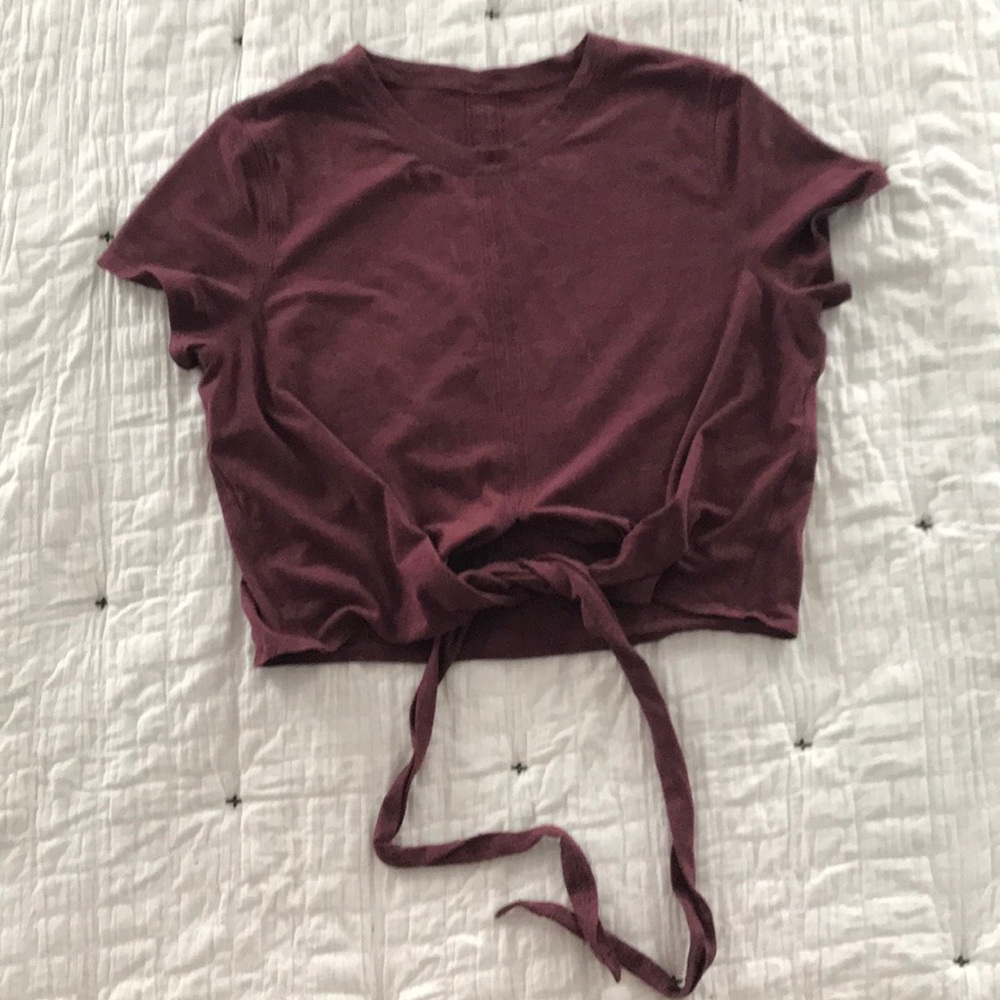 Lululemon crop top